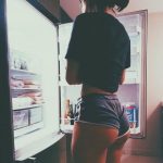 booty-cleavage-in-shorts