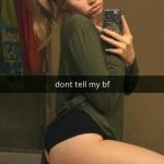 cheating-girls-booty-selfie