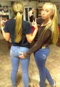 teen-ass-in-tight-jeans